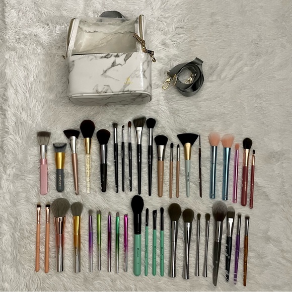 Sephora Other - MASSIVE Face & Eye Makeup Brush LOT with Case!